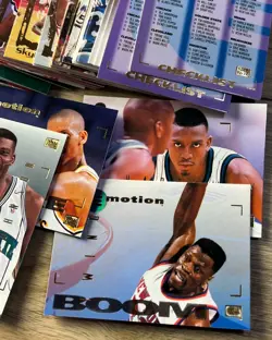 Lot of (135) 1994-95 Skybox Emotion Basketball Cards Starter Set Lot Stars - Image 5