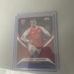 Topps Chrome 2026 Premier League Winners Arsenal Leandro Trossard Card 101/150 - Image 1
