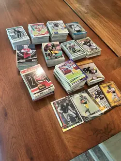 600+ Sports Card Lot Mixed Inserts, Parallels, Rookies, Base - Image 3