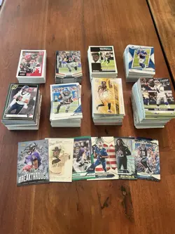 600+ Sports Card Lot Mixed Inserts, Parallels, Rookies, Base - Image 4