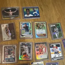 Sports card 28-Card Lot mixed with Autographs Rookies and numbered cards - Image 3