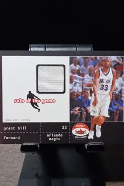 2001-02 Fleer Shoebox Collection - Sole of the Game Grant Hill JERSEY #200 (MEM) - Image 1