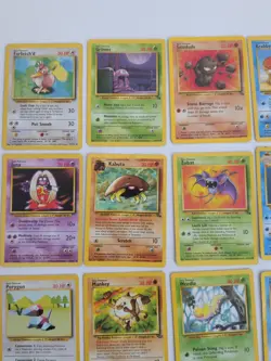 Pokemon TCG Vintage Bundle X25 Inc Base Set, Jungle, Fossil - Image 2