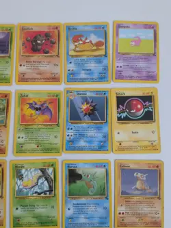 Pokemon TCG Vintage Bundle X25 Inc Base Set, Jungle, Fossil - Image 3