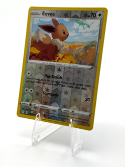 Pokemon Eevee 125/203 Evolving Skies Reverse Holo LP - Image 2