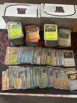 Pokemon TCG SV 151 Bulk Lot 930+– Holo, Reverse Holo, Uncommon, Common NM/LP - Image 1