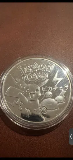 Pokemon Pikachu 1996 Vintage Metal Flip CCG Coin Silver/Yellow - Image 4