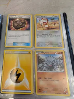 Chizard 2015 4 Paged Binder Full of Cards Pokemon TCG - Image 5