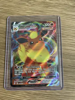 Pokemon TCG Flareon VMAX Evolving Skies Holo Ultra Rare Card 018/203 - Image 1