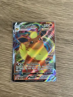 Pokemon TCG Flareon VMAX Evolving Skies Holo Ultra Rare Card 018/203 - Image 2