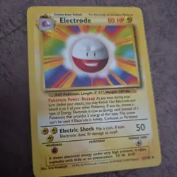 Electrode Base Set 1999 Unlimited Print MP, 21/102 Pokemon Card. - Image 1