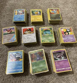 Pokemon TCG 1000 Mixed Card Lot Common, Holo, Rare, w/ Pikachu Coin - Image 1