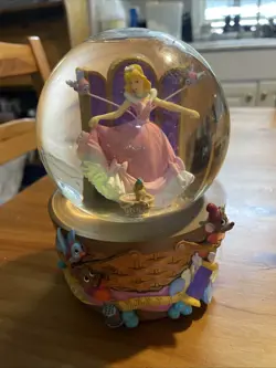 Disney Cinderella Snow Globe Music Box Enesco A Dream is a Wish Your Heart Makes - Image 1