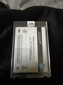 Topps Chrome Uefa Club Competitions 2024/25 Kyle Walker 01/10 Autograph - Image 2