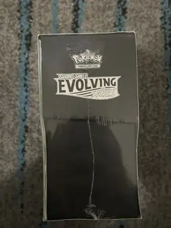 Evolving Skies Elite Trainer Box / ETB (Sylveon Art) Factory Sealed Pokemon - Image 4