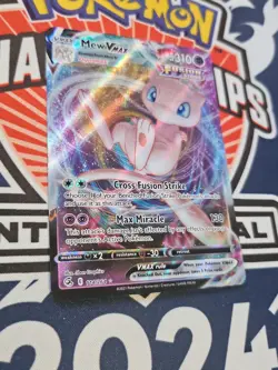 Pokemon Mew VMAX Holo Rare TCG Fusion Strike Card 114/264 NM Condition - Image 1