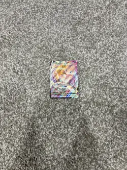 Pokemon TCG Mew VMAX 114/264 Fusion Strike Full Art Holo English 2021 310HP - Image 2