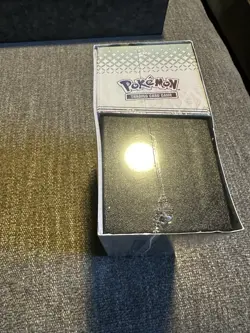 Pokemon TCG Scarlet & Violet Prismatic Evolutions Elite Trainer Box SEALED - Image 4