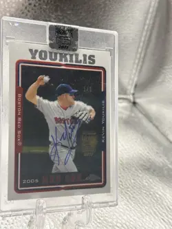 1/1 Autograph Kevin Youkilis 2017 Topps Archives Buyback 2005 Topps Chrome #257 - Image 5