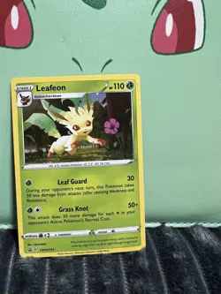 Pokemon TCG Leafeon SWSH Black Star Promos SWSH191 Holo Promo M/NM - Image 2