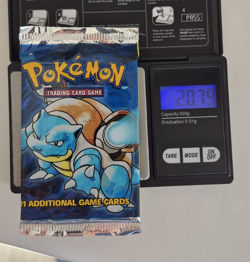 Wizards of the Coast Pokemon TCG Base Set Booster Pack Blastoise 11 Cards ENG - Image 1