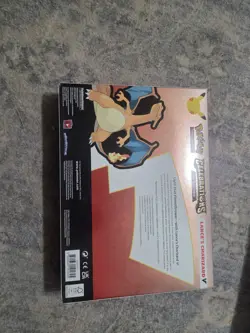 Pokemon TCG Celebrations Collection Lance's Charizard V Box 820650101625 - Image 2