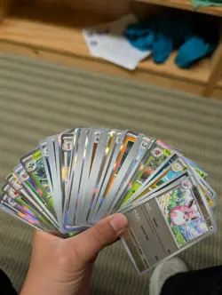 Pokemon TCG Bulk Card Lot 1000+ Rare Non-Holo Card and Tins included - Image 4