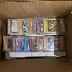 Yu-Gi-Oh! Bulk Lot of 1000 Commons/Rares With 100 Holos Guaranteed - Image 1