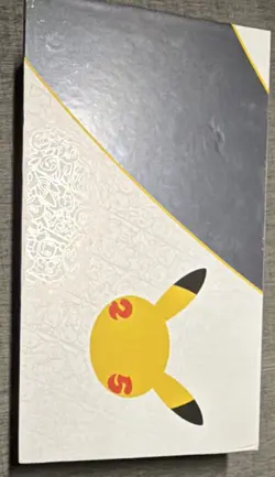 Pokemon TCG 25th Anniversary Train On Storage Box and pin Pikachu Black/Gold eng - Image 2