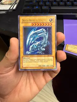 YuGioh Dragao Branco de Olhos Azuis NM (1st Edition) DIK-P001 Ultra Rare Card - Image 2