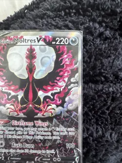 Pokemon Card Galarian Moltres V Alt Art Chilling Reign 177/198 Alt Art NM - Image 3
