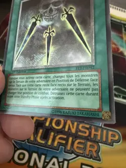 Yu-Gi-Oh! Swords of Concealing Light Ultimate Rare FET-EN042 French 1st Ed LP/MP - Image 4