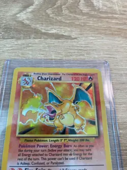 Pokemon TCG Charizard Base Set 4/102 Holo Unlimited Holo Rare - Image 3