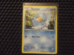 Black & White Cosmos Holo Rare Black Star Ducklett BW17 Pokemon Card 2011 - Image 1