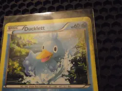Black & White Cosmos Holo Rare Black Star Ducklett BW17 Pokemon Card 2011 - Image 2