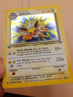 Jolteon (1st Edition) Holo Rare Jungle 4/64 Pokemon Card - WOTC 1999 - Image 2