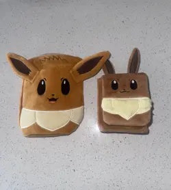 Prismatic Evolutions Super Premium Collection Eevee Plush Deck Box & Pouch Combo - Image 1