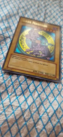 YuGiOh Dark Magician SDY-E005 Ultra Rare Holo Starter Deck Yugi Vintage Card MP - Image 2