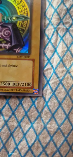 YuGiOh Dark Magician SDY-E005 Ultra Rare Holo Starter Deck Yugi Vintage Card MP - Image 3
