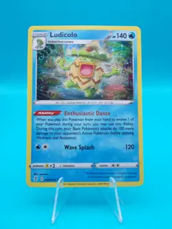 Ludicolo 034/203 Swsh07: Evolving Skies Pokemon TCG Holo Near Mint/Mint - Image 1