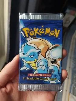 Wizards of the Coast Pokemon TCG Base Set 1st Edition Booster Pack Blastoise Art - Image 2