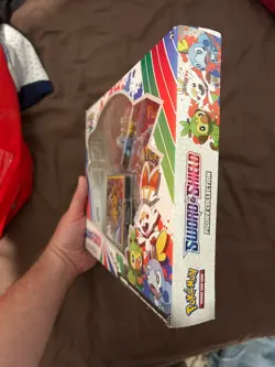 Pokemon TCG Sword & Sheild Premium Figure Collection Box Sealed - Image 4