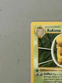 Kakuna 1st EDITION – Pokemon Base set - 33/102 – WOTC Vintage - Uncommon – LP - Image 2