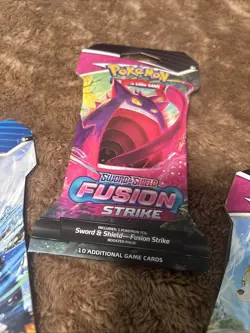 Pokemon TCG Fusion Strike Sealed Booster Pack 10 Cards English 2021 Gengar - Image 1