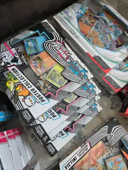 ⚡ Pokemon TCG Scarlet and Violet Reshiram Ex Box - New & Sealed ⚡ - Image 2
