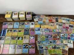 Pokemon Cards Lot. 800+ Cards | Halo’s, Reverse Halo’s & Commons 2020 - 2024 - Image 1