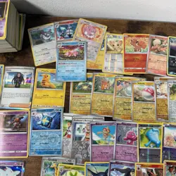 Pokemon Cards Lot. 800+ Cards | Halo’s, Reverse Halo’s & Commons 2020 - 2024 - Image 5