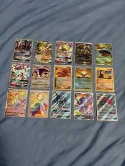 LOT OF 15 POKEMON CARDS - Image 1