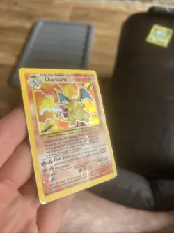 Pokemon TCG Charizard Base Set Holo Card 4/102 English Edition - Image 2