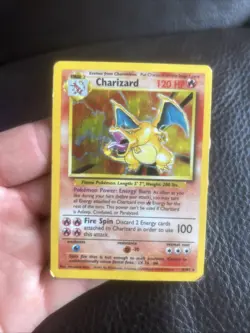 Pokemon TCG Charizard Base Set Holo Card 4/102 English Edition - Image 4